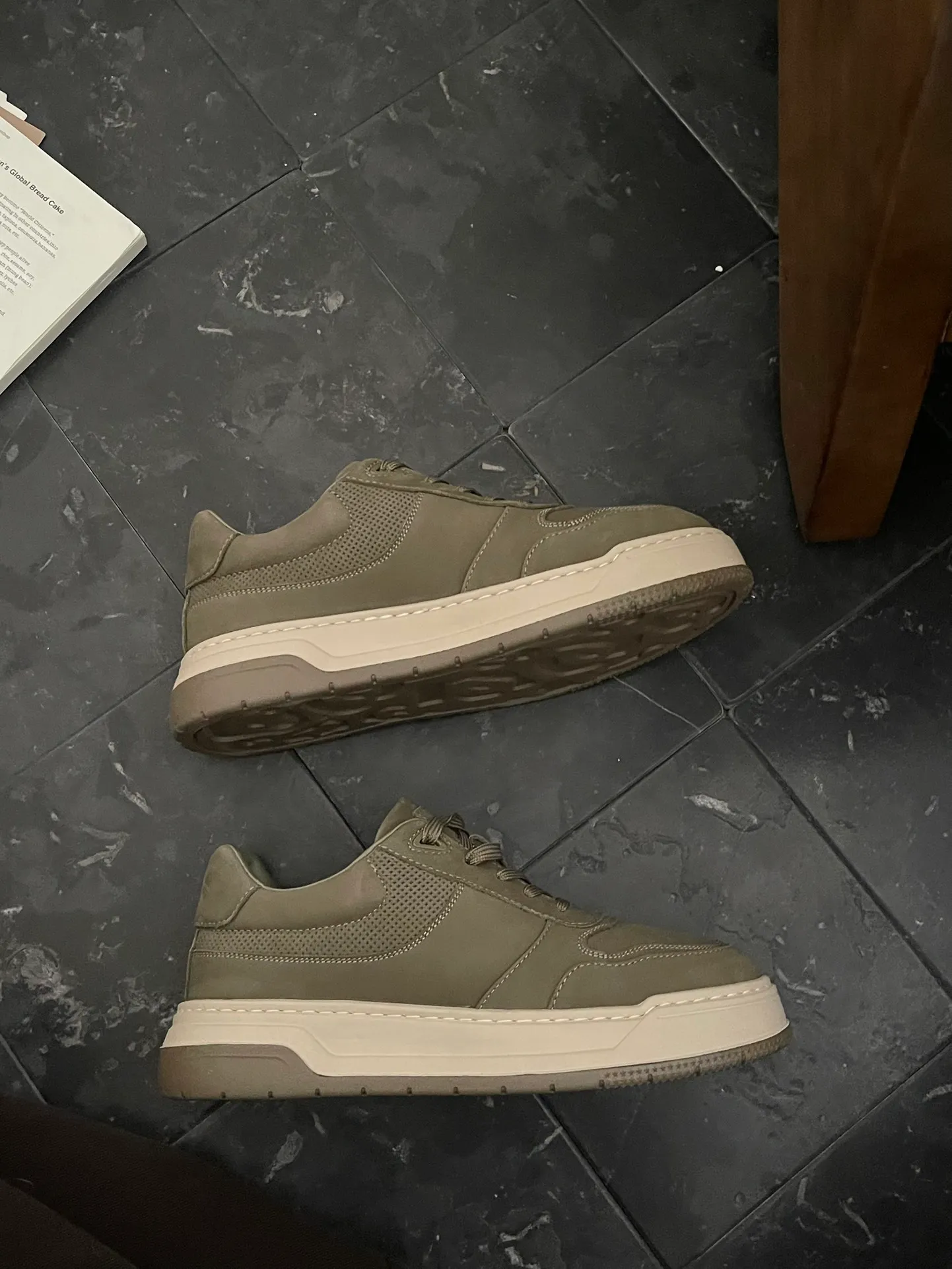 Men's men's shoes 💰600 𝐔𝐆𝐆 | Work sneakers Duicun, selected first-layer cow nubuck, simple, retro style, super good-looking, exclusive private model outsole, comfortable and good anti-slip effect, real wool lining, must be arranged for autumn and winter matching!   Size：39-46